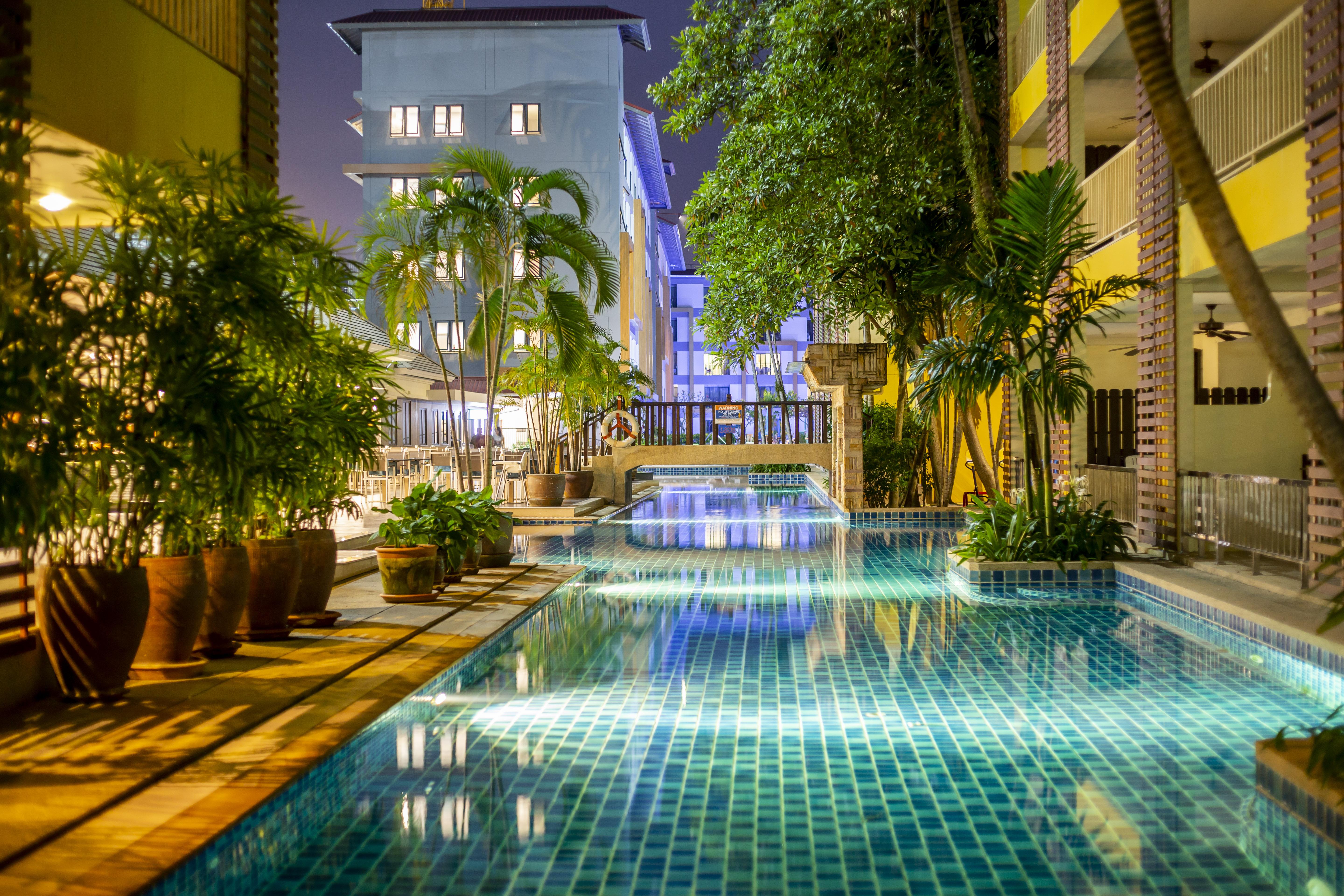 Отель Woovo Phuket Kata Экстерьер фото